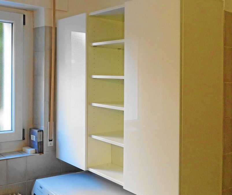 Schreinerei Freymark Freiburg Bad Stauraum Schrank Regal Revisionsöffung