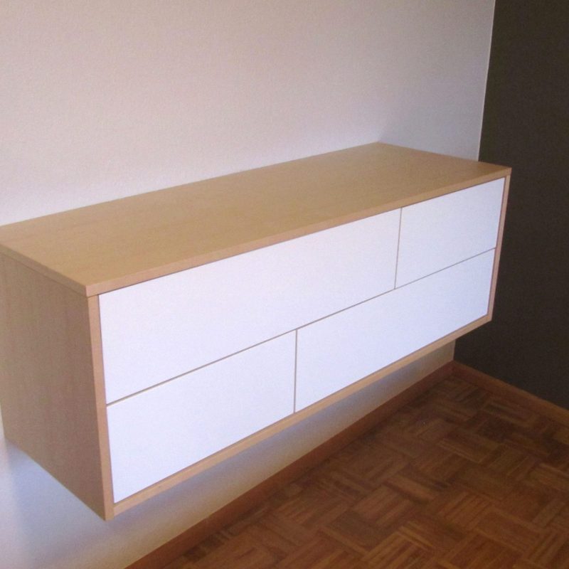 Schreinerei Freymark Freiburg Kommode wandh&auml;ngend grifflos Ahorn wei&szlig;