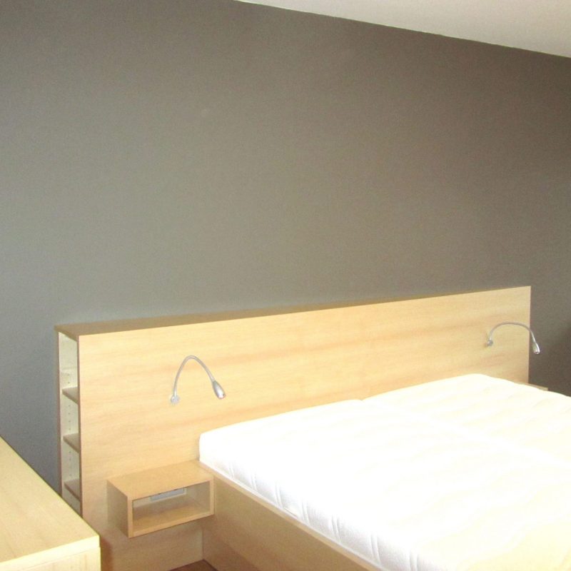 Schreinerei Freymark Freiburg Bett Betthaupt Leselicht Ahorn