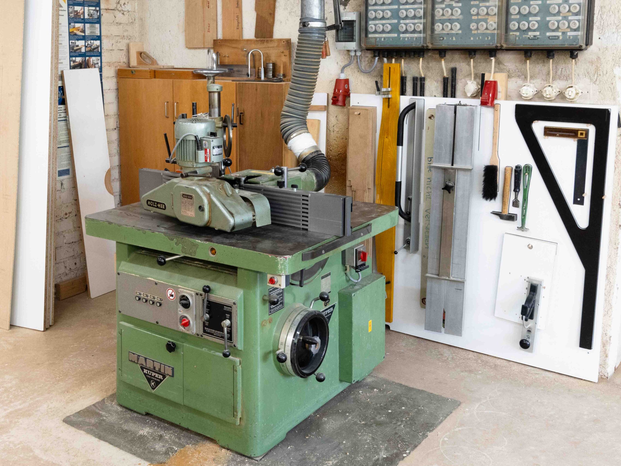 Alte Martin - Tischfr&auml;smaschine in der Schreinerei Freymark