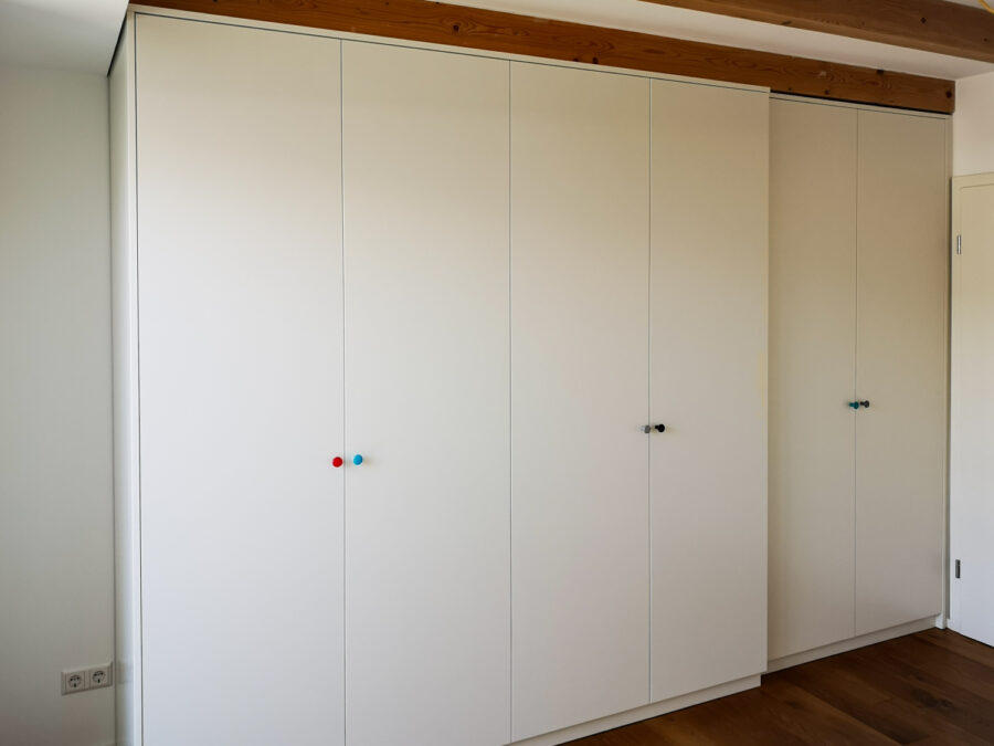 Ma&szlig;genau gefertigter Schlafzimmerschrank vom Schreiner